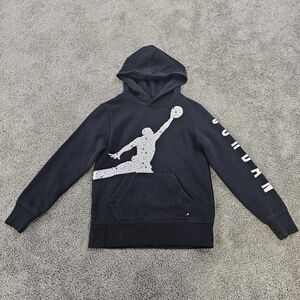Boys Jordan Black Sweatshirt Iconic Jumpman Speckle Logo. Size Small.